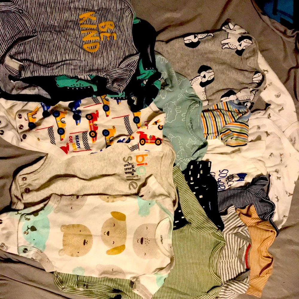 12 short sleeved & 3 long sleeved onesies size newborn